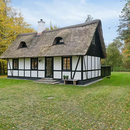 Forest House Near Ahl إيبلتوفت
