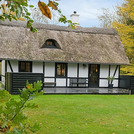 Casa de Férias Forest House Near Ahl *